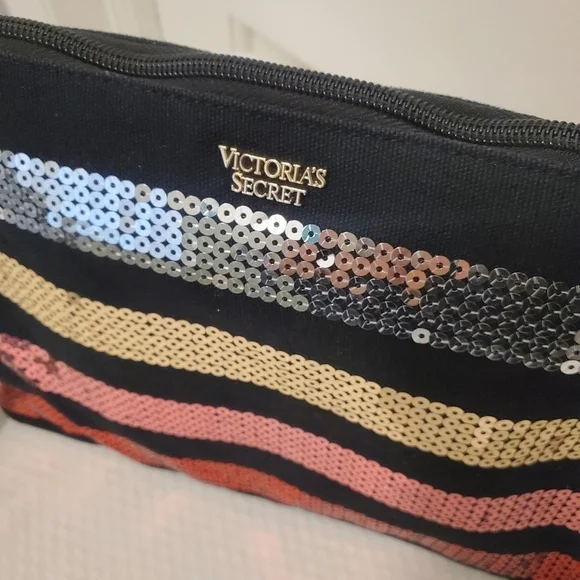 Victoria's Secret Makeup Bag/Large Wristlet Sequin, zip close - Picture 5 of 7